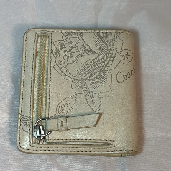 Coach White Wallet with Silver Rose - Picture 3 of 8